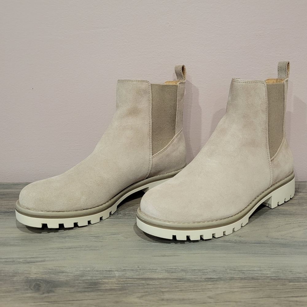 Crown Vintage Women's Taupe Ankle Booties
